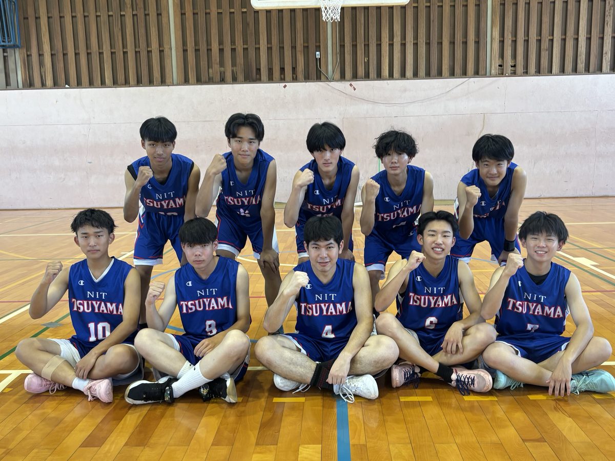 国立津山工業高等専門学校 チーム写真