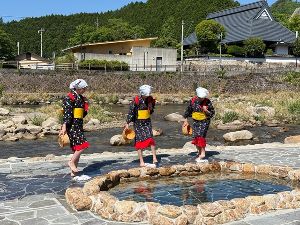 奥津温泉 足踏み洗濯実演（11月）