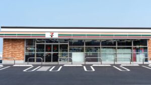 国産木材・バイオマス発電使用のコンビニがオープン　愛媛・四国中央市