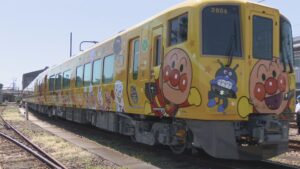 夏休みに小学生が500円で1日特急乗り放題　JR四国「こども四国フリーきっぷ」発売