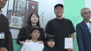 リアルな世界　「Mozuミニチュア展」の来場者1万人に　岡山