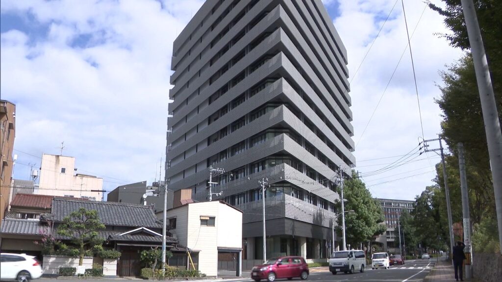 倉敷市の住宅に侵入し腕時計など800万円相当を盗んだ疑い「トクリュウ」の男女11人逮捕…それぞれの役割・事件の流れは　岡山県警
