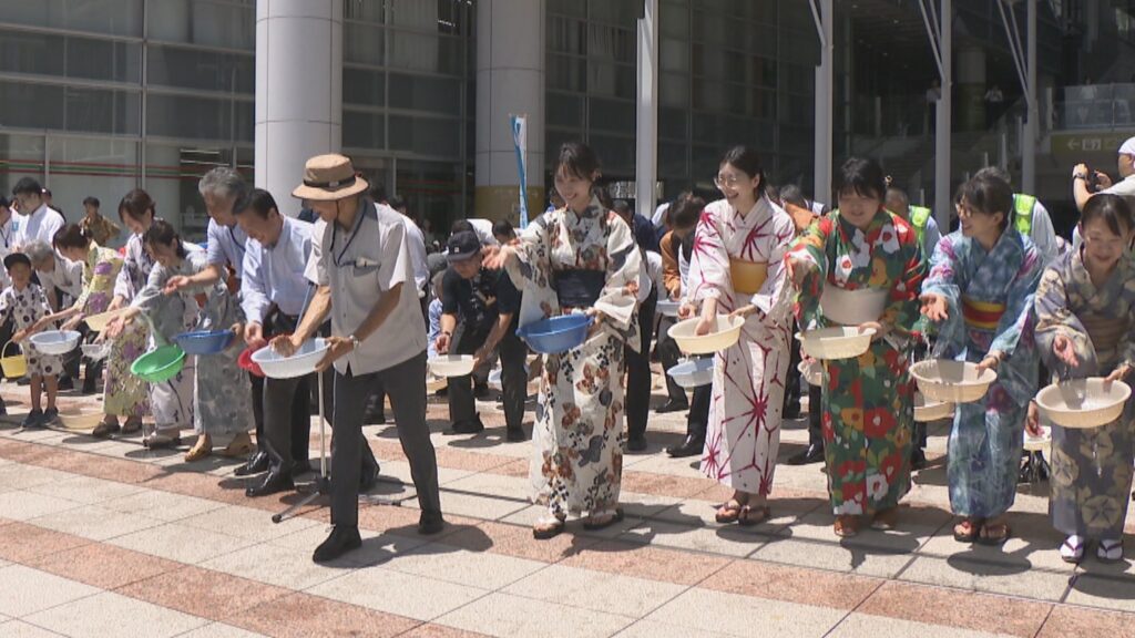 「地球を冷やせ！」厳しい暑さ続く中　高松市で恒例の打ち水大作戦