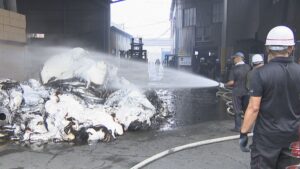 三豊市の製紙工場火災　約17時間後に鎮火　約3300㎡が全焼　香川