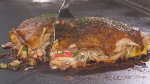 メニューは10種類以上！ 香川で味わう松山市のソウルフード「三津浜焼き」 一番人気は？　香川【ほっとマルシェ】