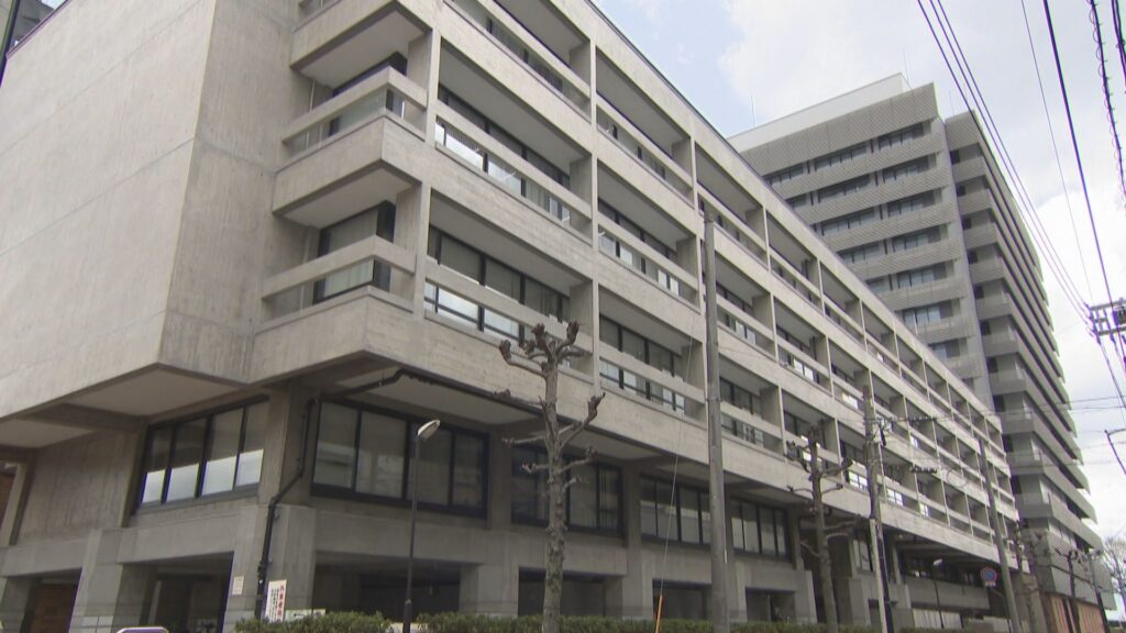 岡山の部活動「移動」の実態「学校依頼で保護者が他生徒も送迎」は24校　高校生死傷バス事故受け調査