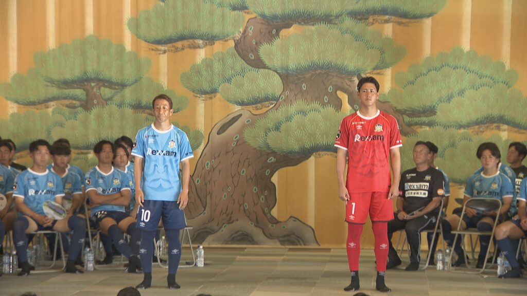 「今までとは違う」“歌舞伎の隈取”新ユニまとい…J3カマタマーレ讃岐が日本最古の芝居小屋・金丸座で新体制発表　香川