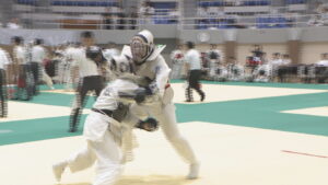 警察官が逮捕術を競う大会　安全で効果的な犯人制圧を　岡山県警