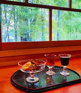 吹きガラスで楽しむカフェ・バー