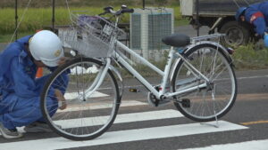 自転車の女子中学生がトラックにはねられ意識不明で搬送　重体か　トラック運転の50代男を逮捕　岡山・津山市