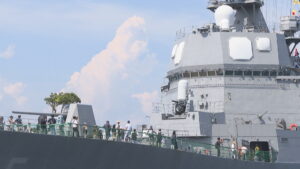 海上自衛隊が護衛艦「あきづき」を一般公開　広報活動で高松港に寄港