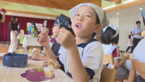 オリジナルパフェ作りも！　岡山の特産品・ブドウの魅力を園児が学ぶ