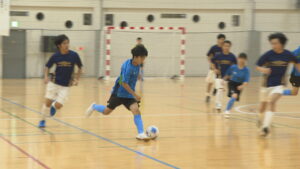 特別支援学校のフットサル大会　岡山・香川などの16校が全国目指して熱い戦い