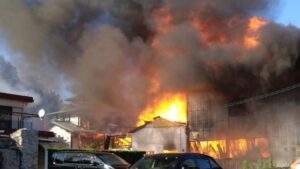 【6日鎮火】岡山・早島町の住宅密集地で建物火事　11世帯が類焼・3人軽傷か