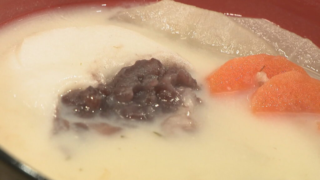 香川のお正月の定番「あん餅雑煮」を1年中楽しめる 老舗和菓子店の喫茶スペース 高松市