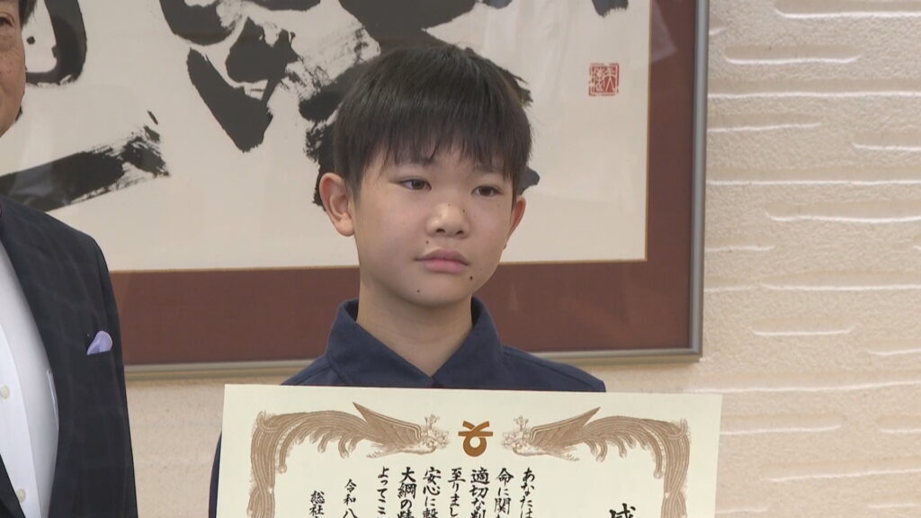 路上で倒れていた80代男性を救助　中学1年生に感謝状「しゃべれないぐらいしんどそうな感じで…」　岡山・総社市