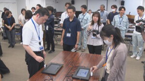 8月30日の知事選で「電子投票」を香川県内初導入　善通寺市で職員向けの研修会