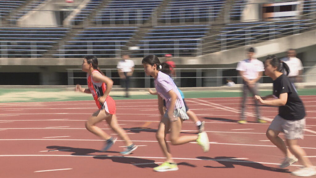 競走や投てきなど17種目 丸亀市で香川県障害者スポーツ大会 約1200人が参加