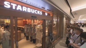 JR岡山駅に直結　岡山一番街・さんすて岡山がリニューアルオープン　多くの客でにぎわう「愛媛から来た」「楽しみにしてた」