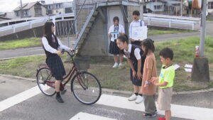 交通ルールを知って　高校生が地域の子どもたちに啓発イベント　交通クイズ大会など　香川