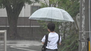 岡山・香川で雨降り続く…交通機関に乱れも　岡山県では雷注意報　雷鳴が聞こえたら安全確保を