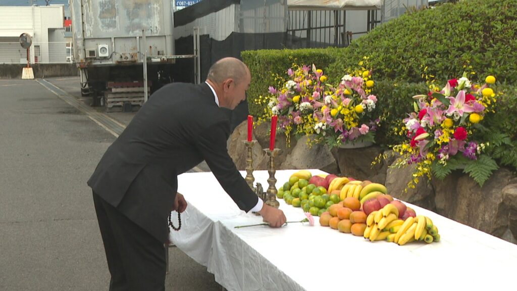 生産者らが花に感謝し業界の発展を願う「花供養」　高松市