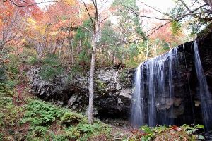【紅葉・見ごろ】岩井滝