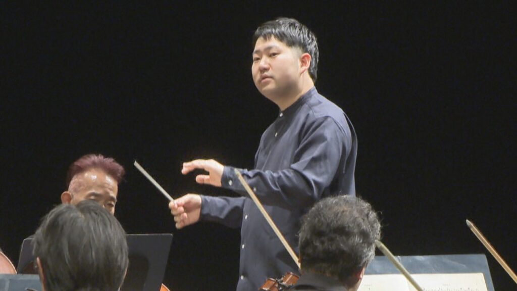 世界的指揮者・米田覚士さんが岡山市で凱旋公演　ブザンソン国際若手指揮者コンクールで優勝後初