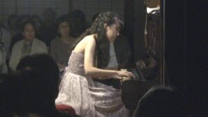 津山市出身の高校生ピアニスト・中島結里愛さん　国の重要文化財「旧大原家住宅」で演奏　岡山・倉敷美観地区