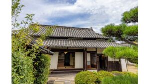 専門家の解説とともに巡る　国の登録有形文化財・旧仁科家住宅主屋の見学説明会　岡山・里庄町