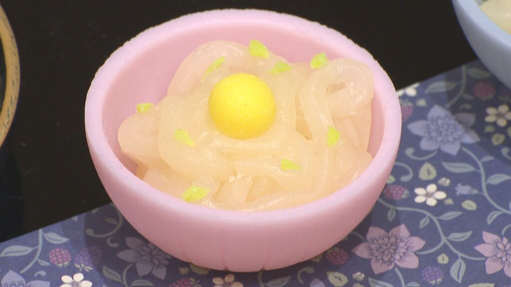最優秀賞は「セルフうどん文化」を表現した最中　かがわ県産品コンクール表彰式で受賞8商品を展示