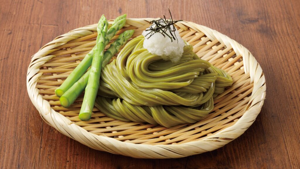 廃棄アスパラ擬葉を活用 産学連携で「緑色のうどん」開発 香川