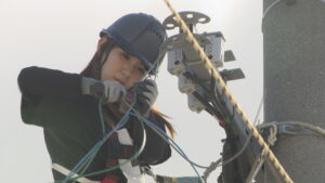 作業員の感電死事故をきっかけに開催　安全な電気工事の技術競う大会　岡山市
