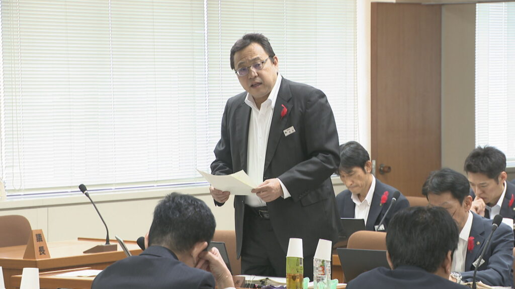 旧香川県立体育館の解体中断　教育長「直ちに工事再開」　原告側は鑑定結果を待つよう請願