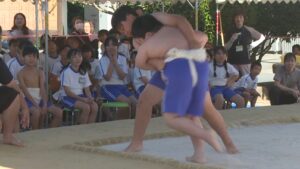 約500年の歴史…“全国で唯一”使われている「四角い土俵」で相撲大会　岡山・勝央町