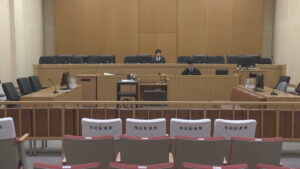 中学校の授業中に生徒に不同意わいせつの罪　元ALTが初公判で黙秘権行使　高松地裁