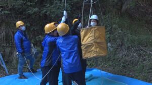 地上7mで停止した想定　紅葉シーズンに向け寒霞渓ロープウェイで救助訓練　香川・小豆島