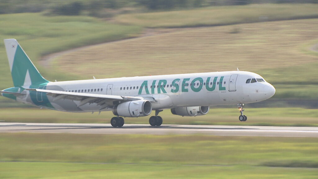 エアソウルの高松ーソウル線　就航10周年を祝う記念式典が高松空港で