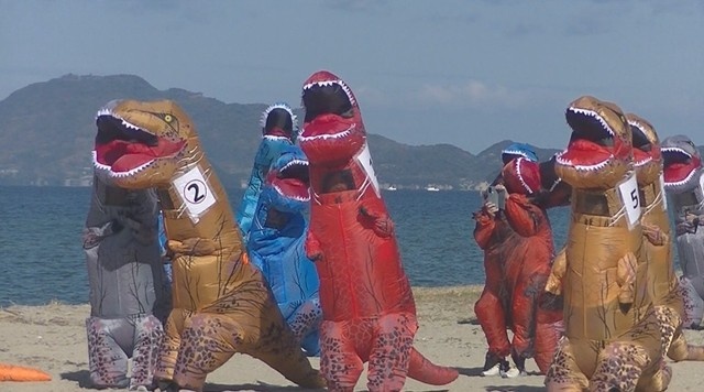 【11/3】観音寺市でティラノサウルスレース　岸谷蘭丸さんと一緒に走る特別レースも　香川